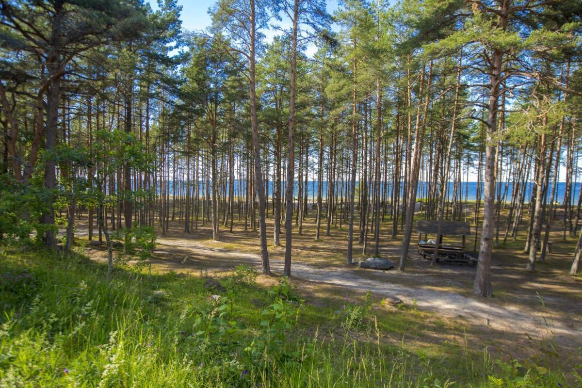 Puhkekeskus Valkla Rand- Simple Accomodation Exterior photo